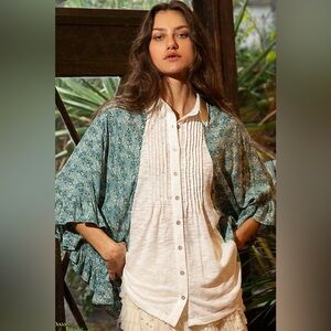 POL Mixed Media Green/White Floral Kimono Sleeve Button Front Top M